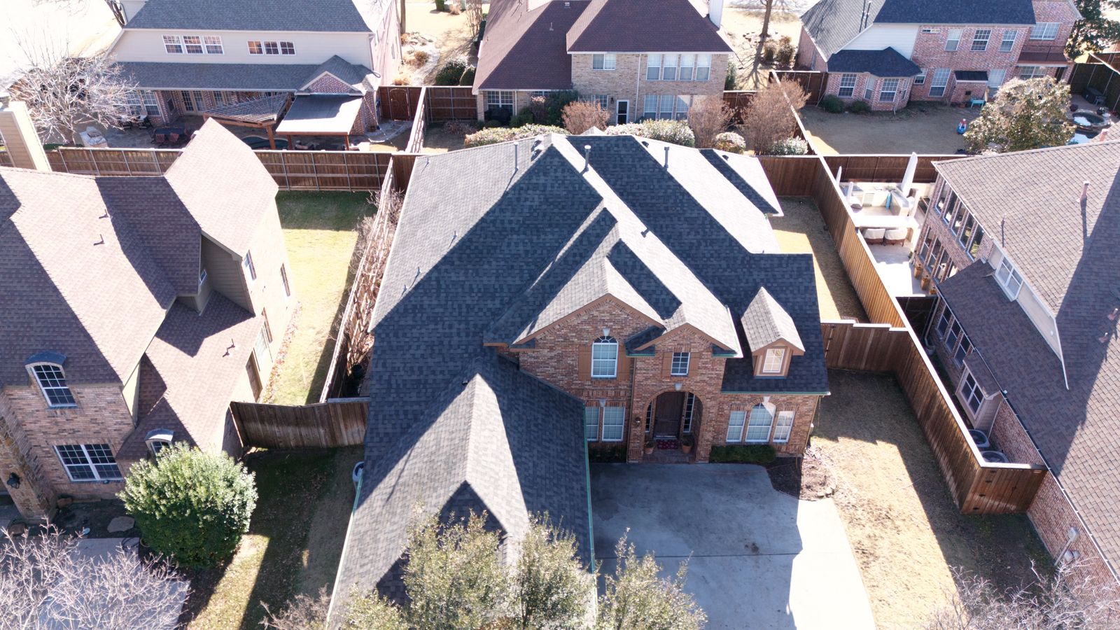 Completed Prestige roof in Drift Shake shingles