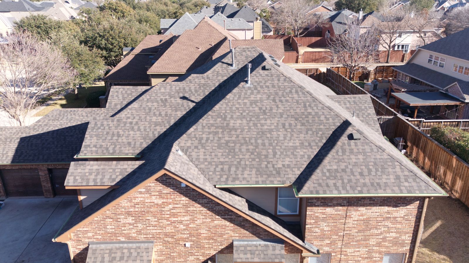 Completed Prestige roof in Drift Shake shingles