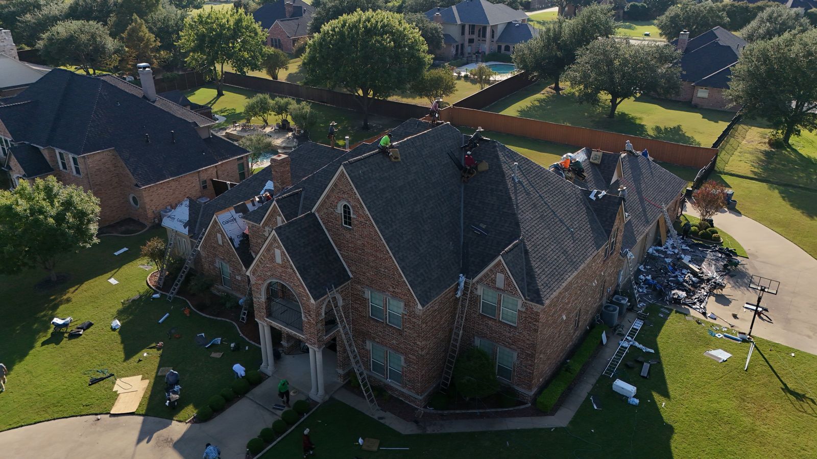 Completed Prestige roof in Drift Shake shingles